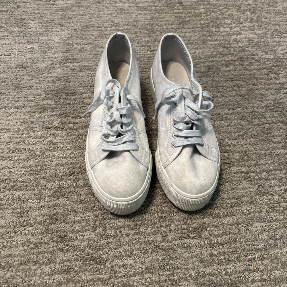 Superga Silver Sneakers Classic Low-Top Design